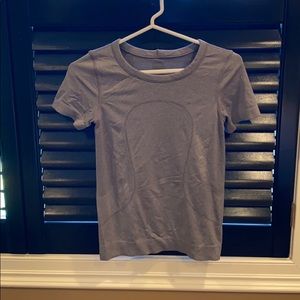 Lululemon Women’s Workout Shirt
